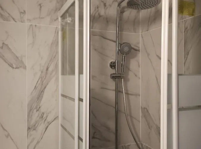 Alexandra Apartamento *